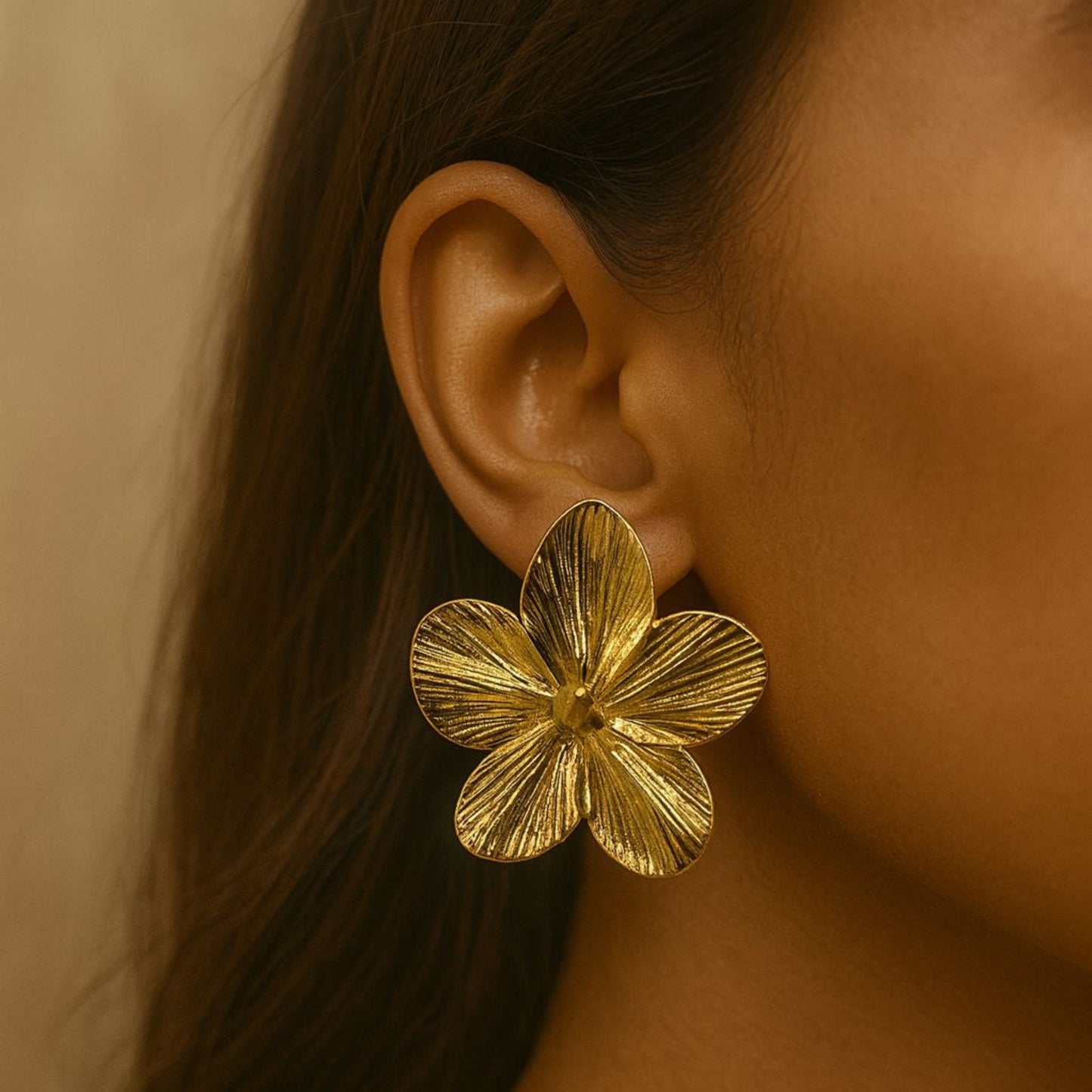 Asymmetri Floral Antitarnesh Earring