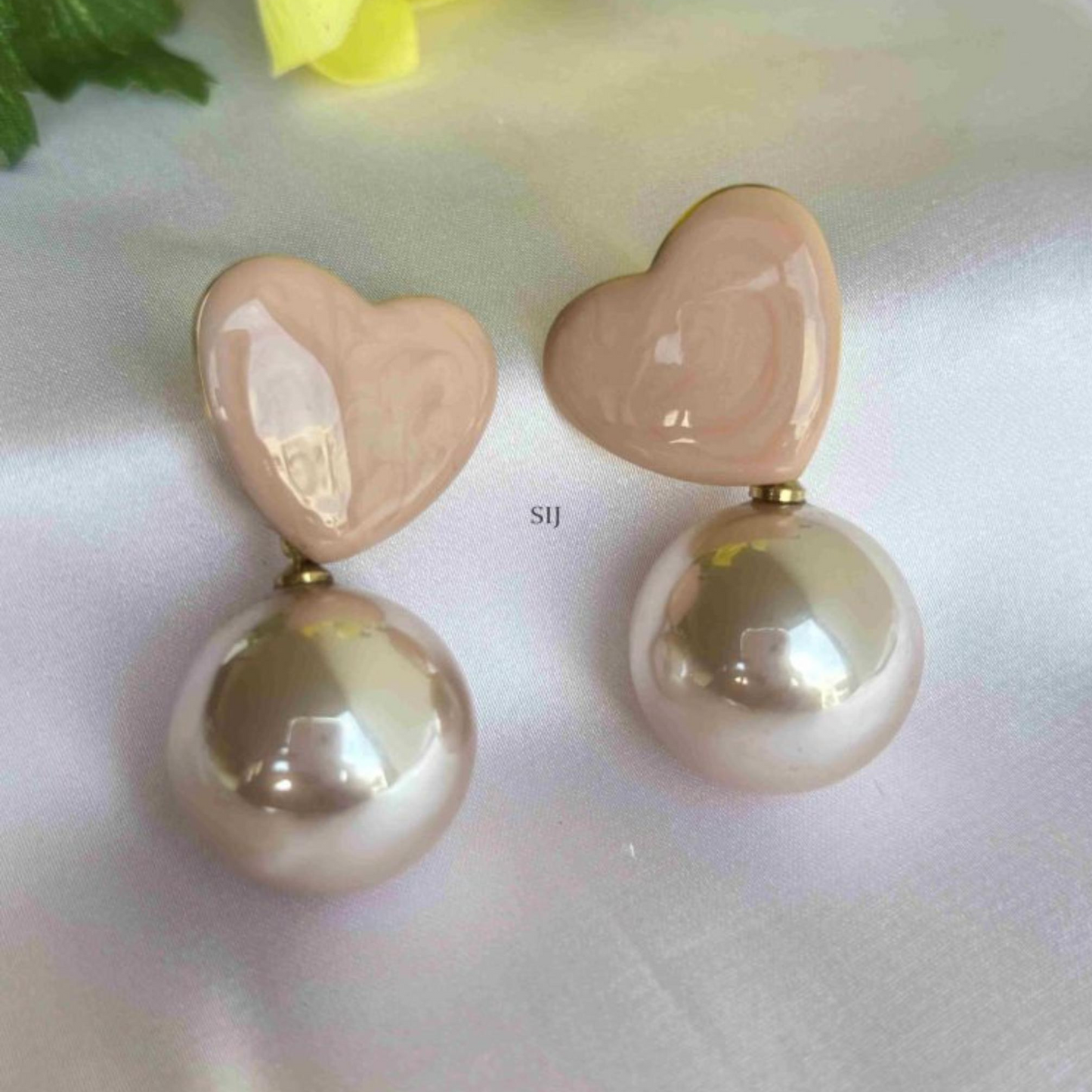 Heart Pearl Earring