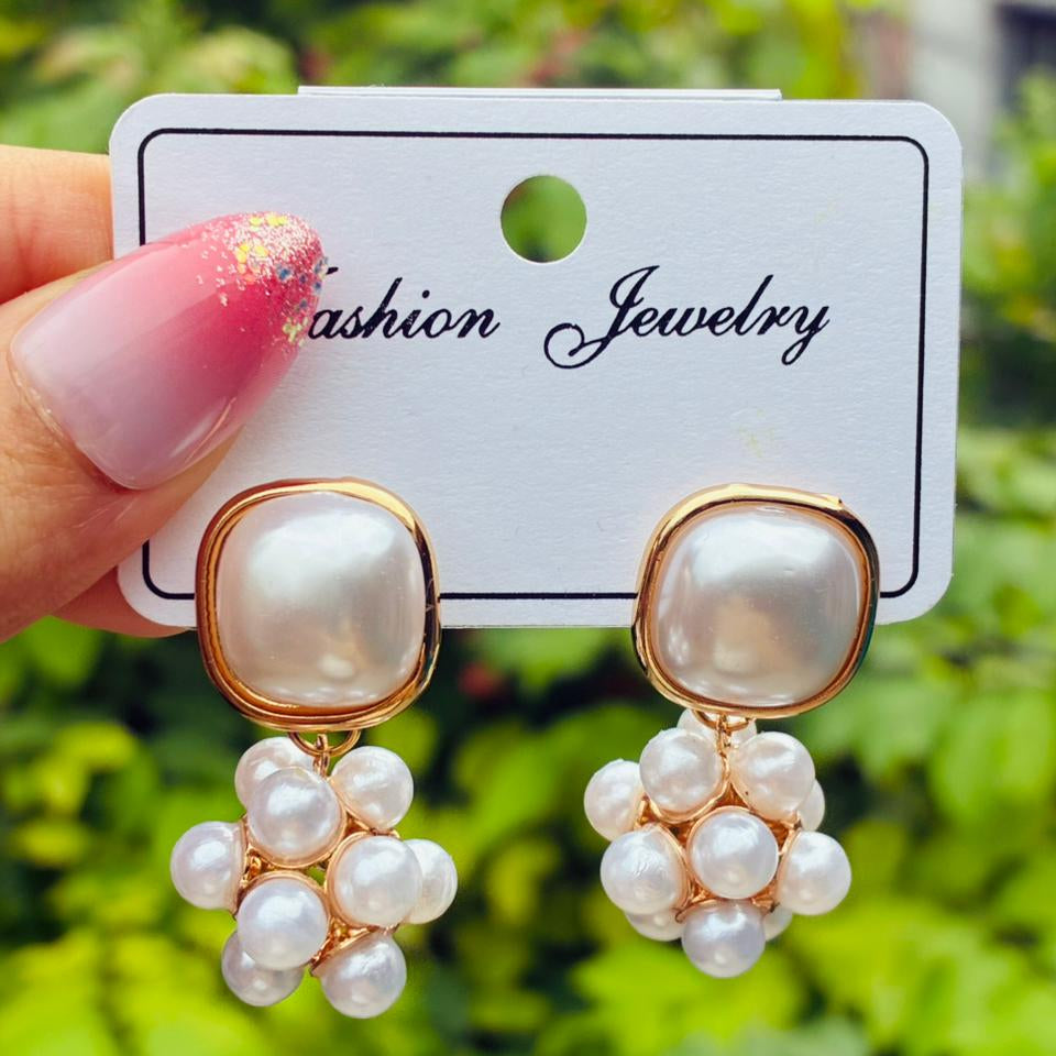 Trendy Peral Earrings