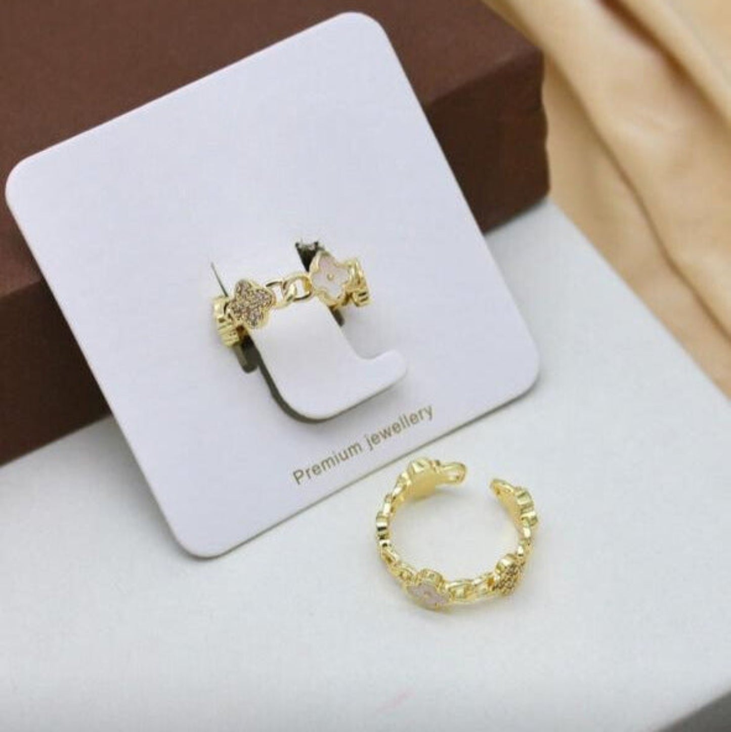 Antitaenesh Clove Flower Ring