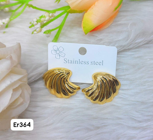 Golden Shell Studs