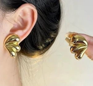 Golden Shell Studs