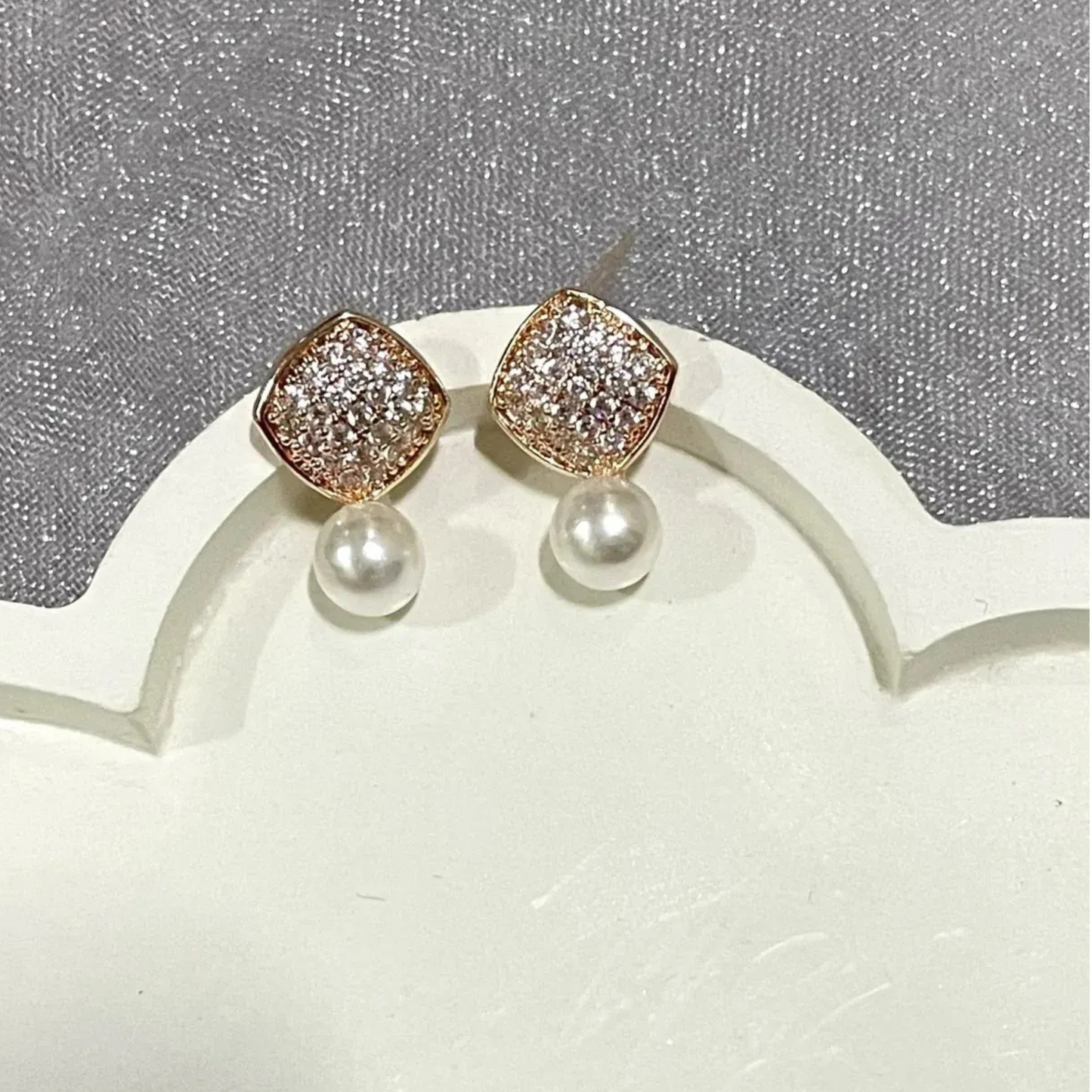Ad Diamond Peral Studs