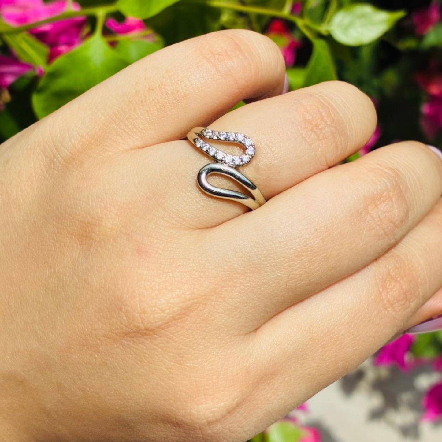 Twisted Adjustable Ad Ring
