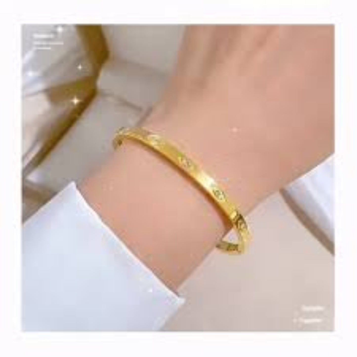 Gold plated Statment Bracelet