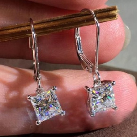 white AD eArring Hoop